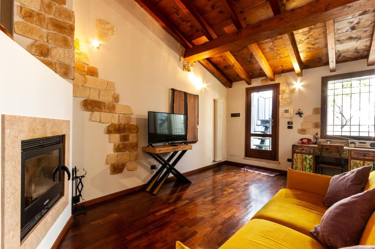 La Terrazza Apartment - Smart Holiday Mantova Eksteriør billede