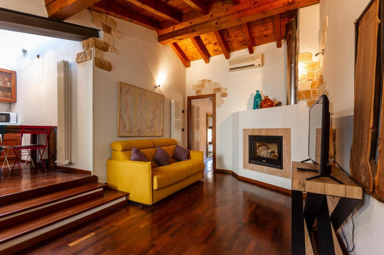 La Terrazza Apartment - Smart Holiday Mantova Eksteriør billede